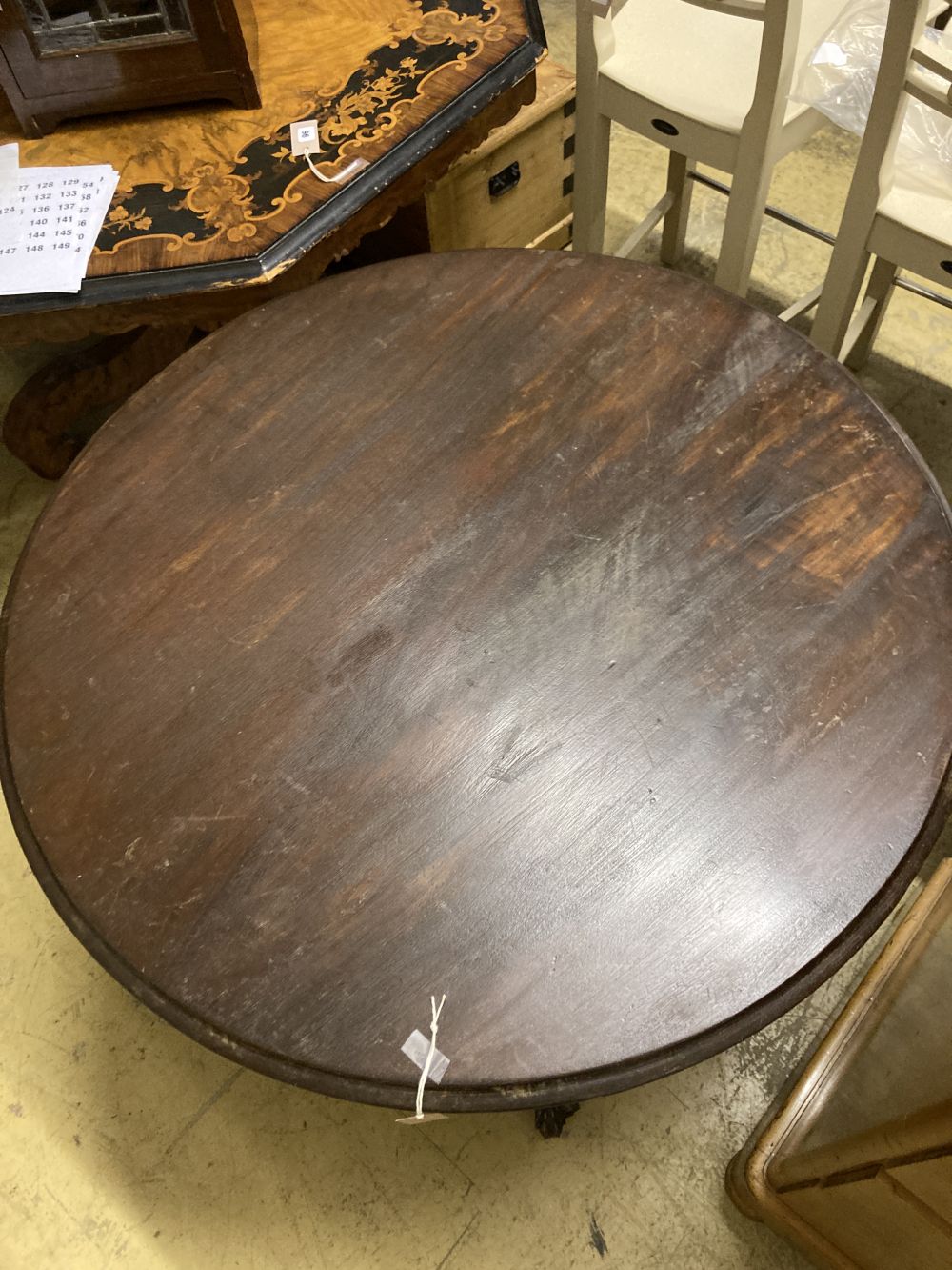 A Regency style circular mahogany breakfast table, 99cm diameter